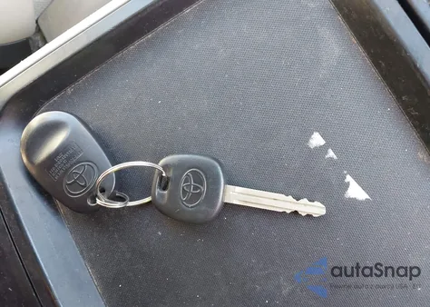 2011 Toyota Sienna Le V6 z USA, uszkodzony, nr VIN 5TDKK3DCXBS166857